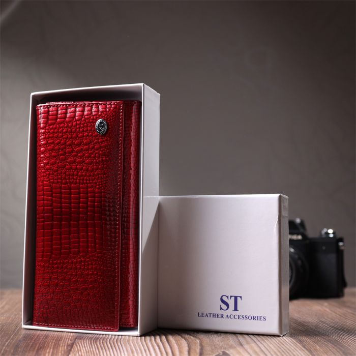Лакированный женский кошелек с фактурой под рептилию из натуральной кожи ST Leather 22717 красный