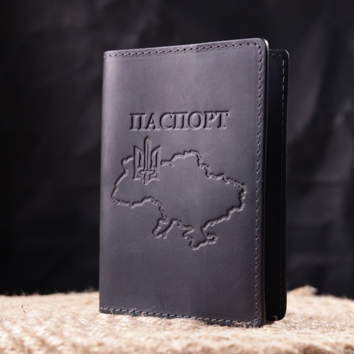 Стильна обкладинка на паспорт у вінтажній шкірі Карта Grande Pelle 16770 чорна