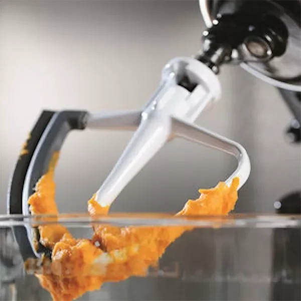 Насадка-лопатка KitchenAid 5KFE35T для чаші 3,3 л з гнучким ребром, біла