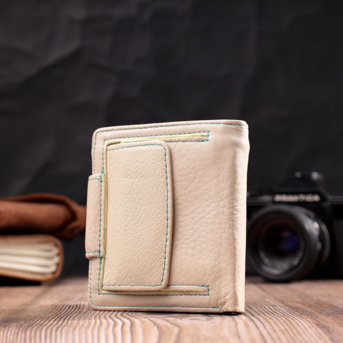 Оригінальне шкіряне портмоне з монетницею зовні для жінок ST Leather 19455 бежеве