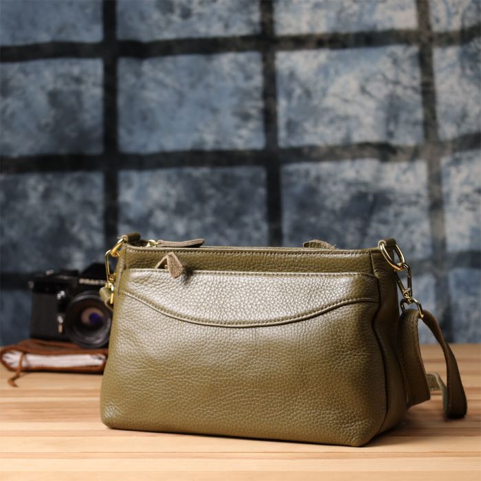 Стильна шкіряна сумка із щільним дном для жінок Vintage 22984 оливкова