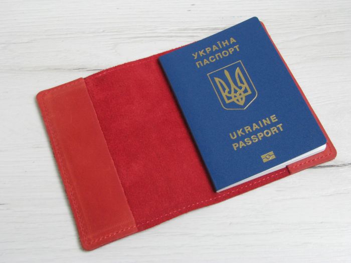 Шкіряна обкладинка для паспорта GS червона (об 001 кр)