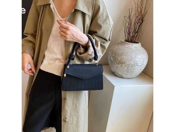 Кросбоді каркасне з еко-шкіри Lilly P1-86148A чорне