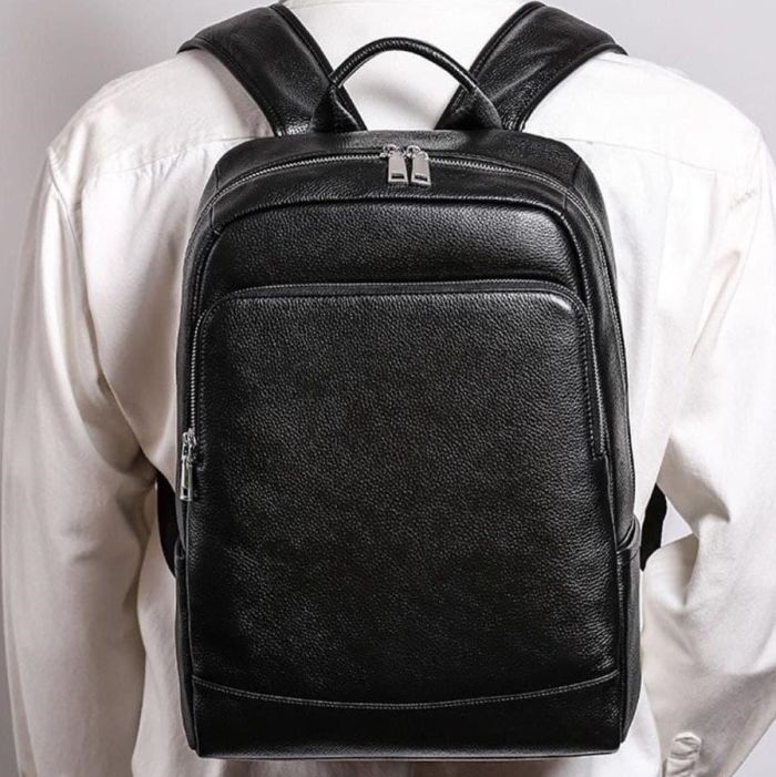 Чоловічий рюкзак шкіряний міський для ноутбука чорний Tiding Bag B2-884371A