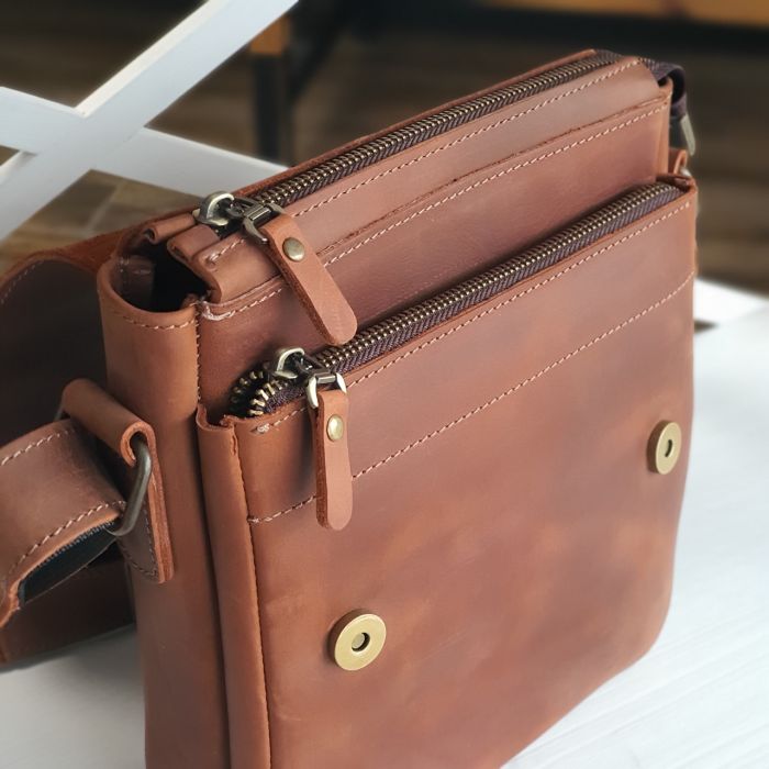 Чоловіча повсякденна шкіряна сумка GS коньячна 23*20*7 см (АУ 001 кон)
