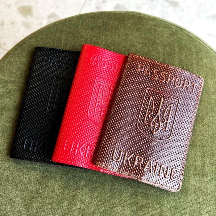 Стильні шкіряні обкладинки для паспорту