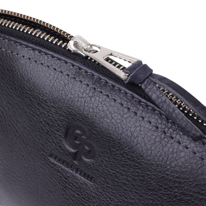 Шкіряна жіноча косметичка Grande Pelle 11570 чорний