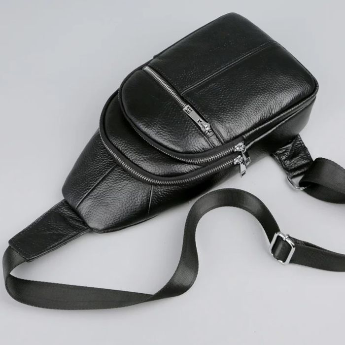 Мужская сумка-слинг кожаная 18х32х7 для прогулок Tiding Bag A25F-5060A черная