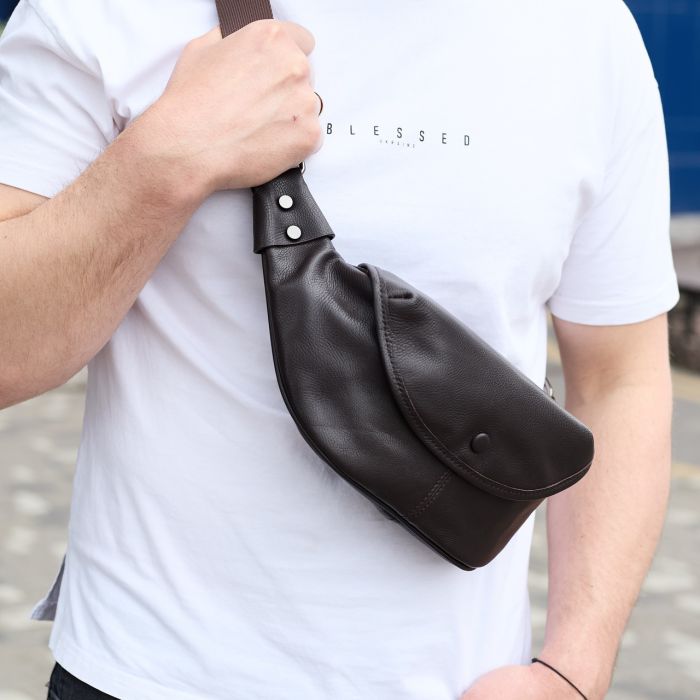 Чоловіча шкіряна нагрудна сумка-бананка для телефону 14х29х8 Tiding Bag 70101 чорна