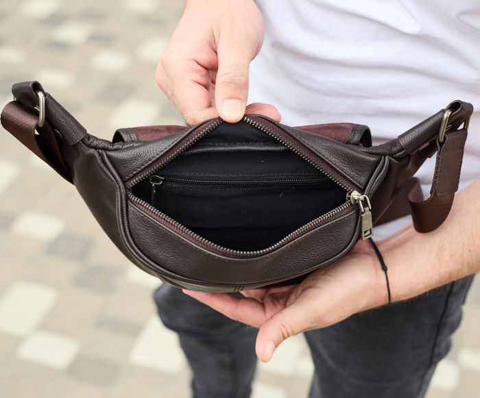 Чоловіча шкіряна нагрудна сумка-бананка для телефону 14х29х8 Tiding Bag 70101 чорна