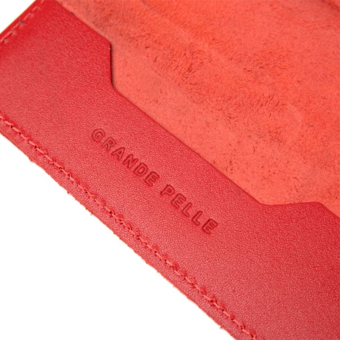 Яскрава обкладинка на паспорт із натуральної шкіри Grande Pelle 11484 червоний