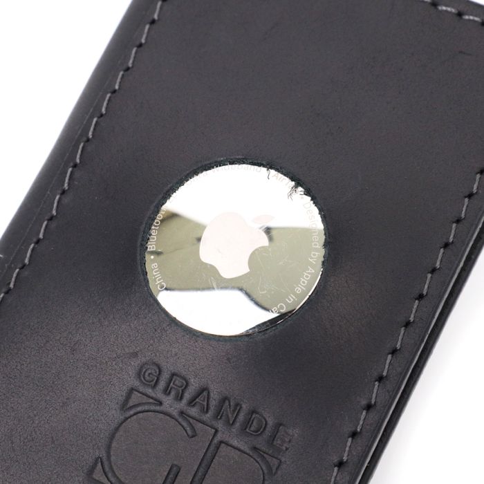 Надежный картхолдер с держателем для Apple AirTag из натуральной кожи Grande Pelle 11605 черный