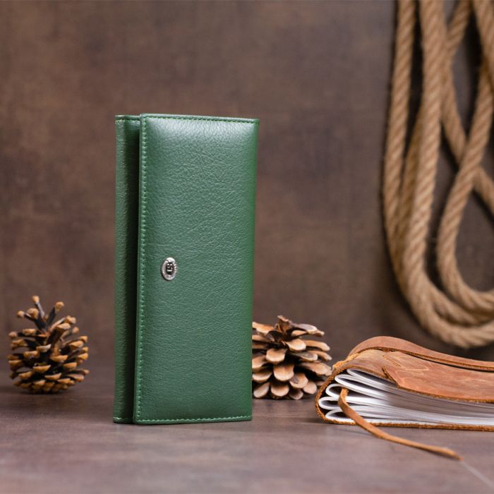 Кошелек на магнитах с клапаном женский ST Leather 19240 зеленый