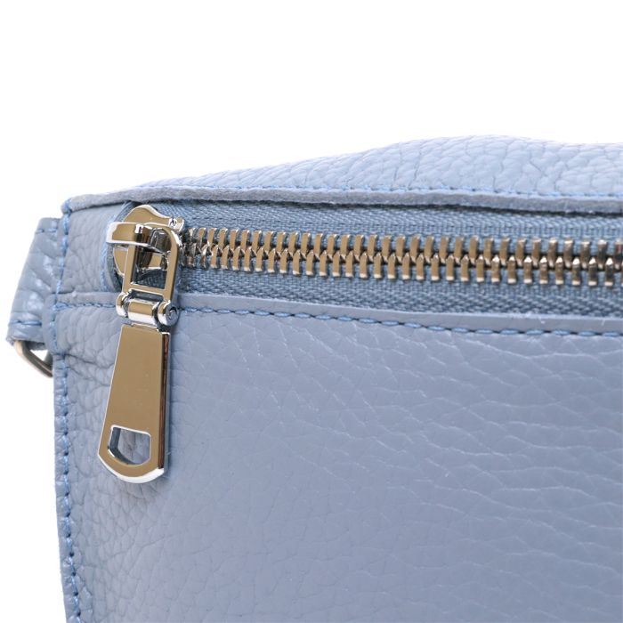 Удобная кожаная женская бананка Shvigel 16374 голубая
