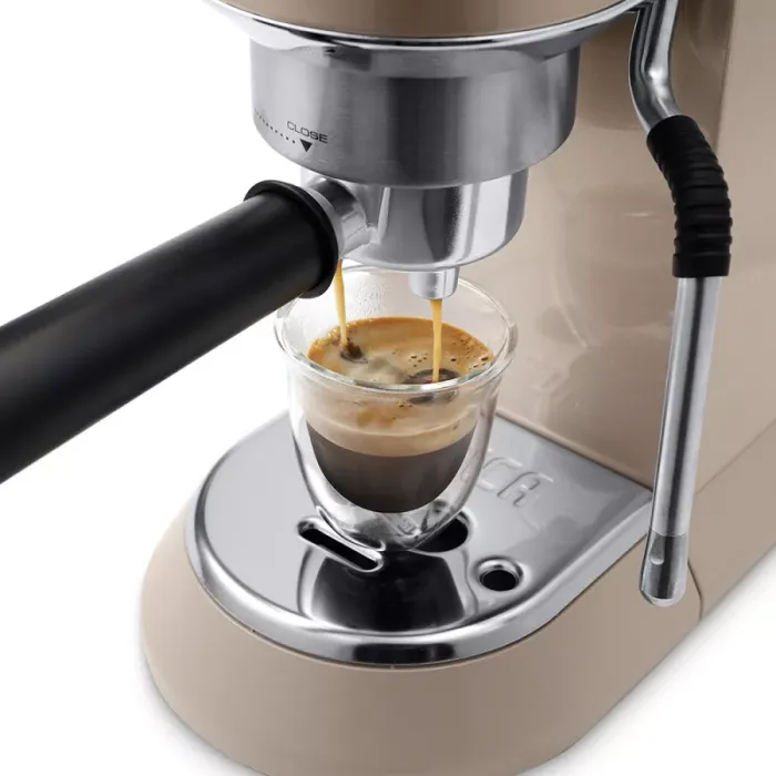 Кавоварка DeLonghi EC 885 BG