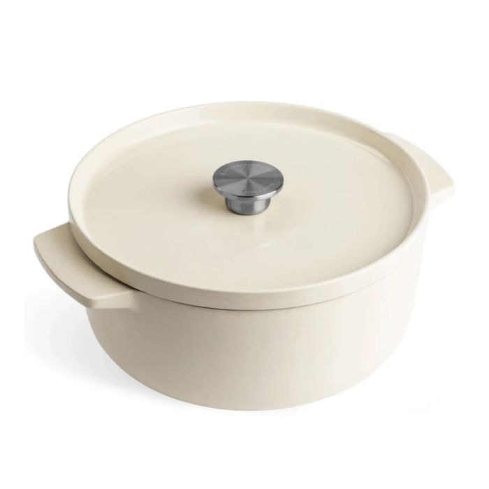 Каструля чавунна з кришкою KitchenAid 26 см 5,2 л колір мигдальний крем (CC006059-001)