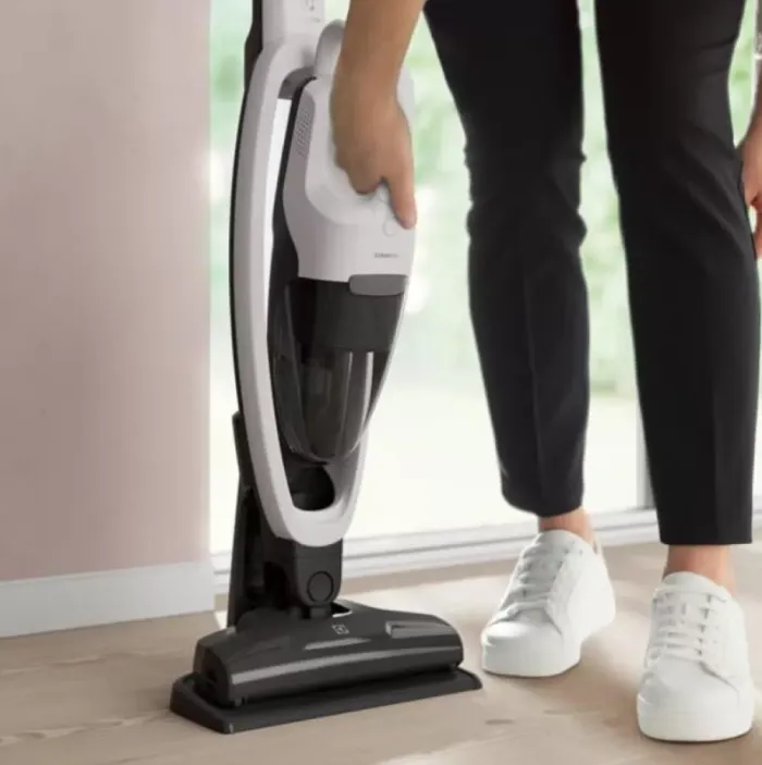 Пилосос акумуляторний ELECTROLUX ES31CB18SH