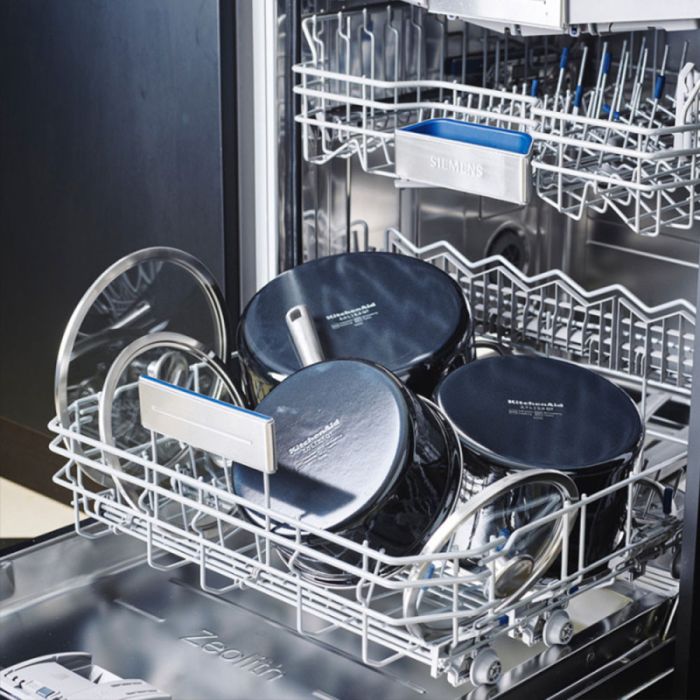 Ківш з кришкою KitchenAid Steel Core, 20 см, 2,4 л, чорний