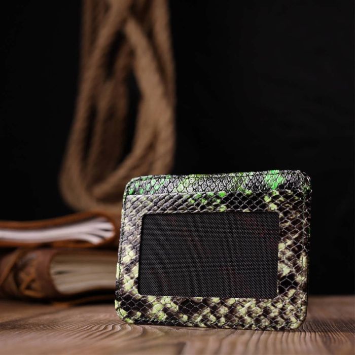 Візитниця із натуральної фактурної шкіри під змію KARYA 20966 зелена