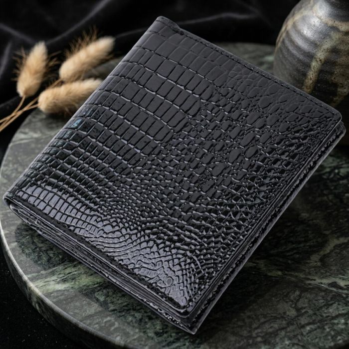 Компактный женский кошелек из натуральной лакированной кожи ST Leather 22688 черный