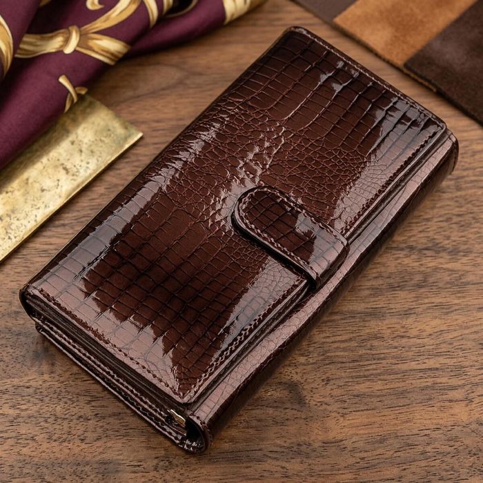 Гаманець жіночий ST Leather 18431 (S9001A) лакована шкіра коричневий