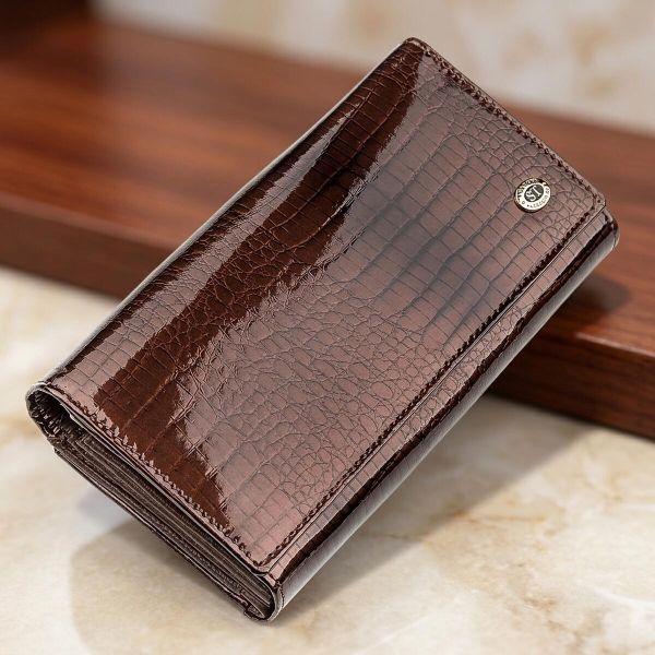 Гаманець жіночий ST Leather 18431 (S9001A) лакована шкіра коричневий