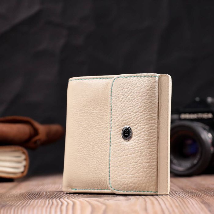 Красивий жіночий гаманець середнього розміру з натуральної шкіри ST Leather 19499 бежевий